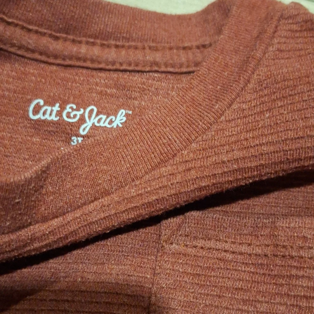 🦔Cat And Jack Maroon Textured Long Sleeve Tee🐧